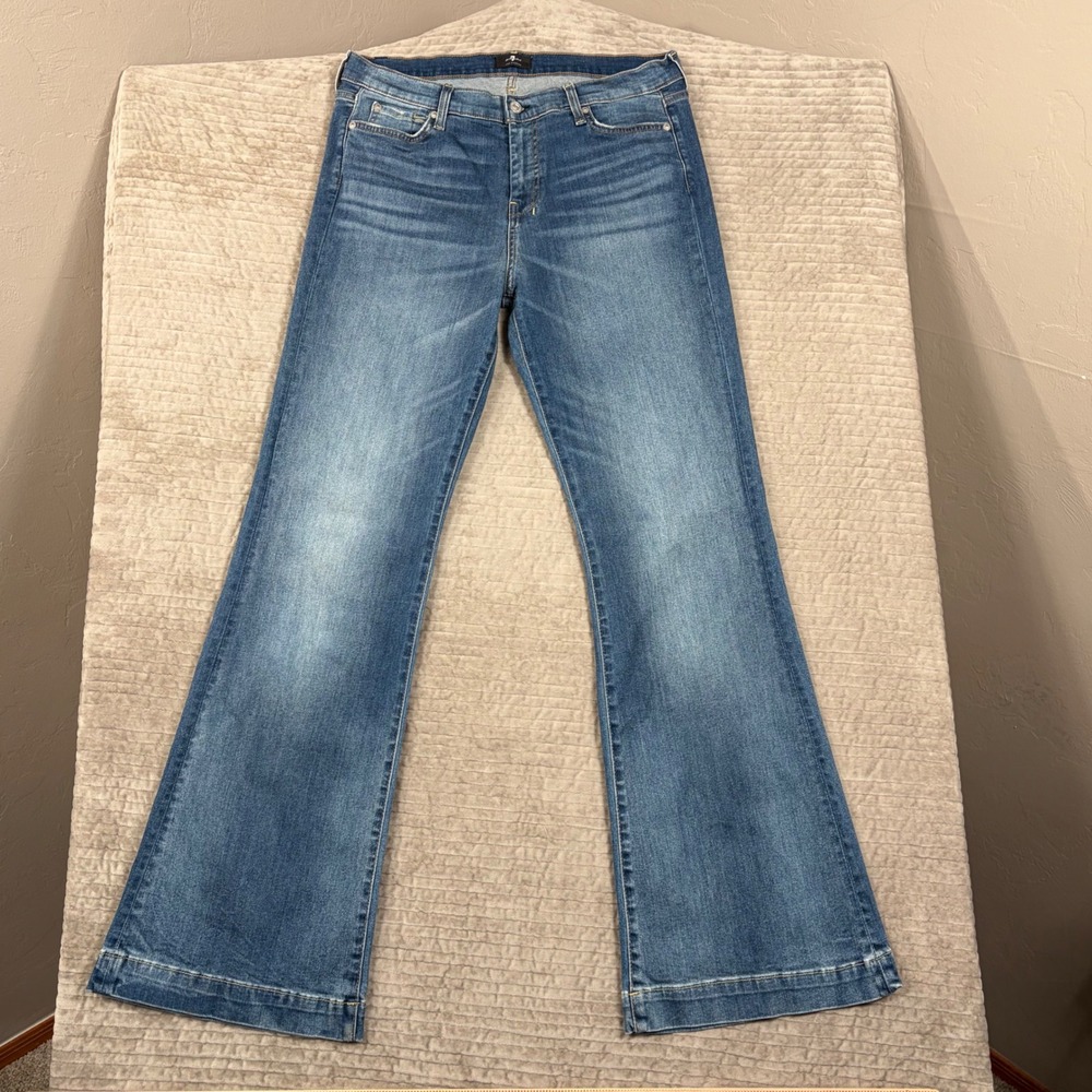 7 For All Mankind Dojo Distress Authentic Light Update Flare Jeans 32 7U45144A